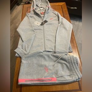 Women nike jogging suits